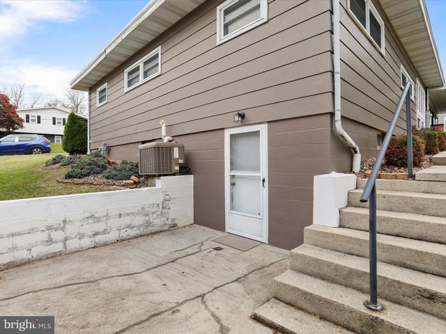 325 VALLEY VIEW AVE, Keyser, WV 26726