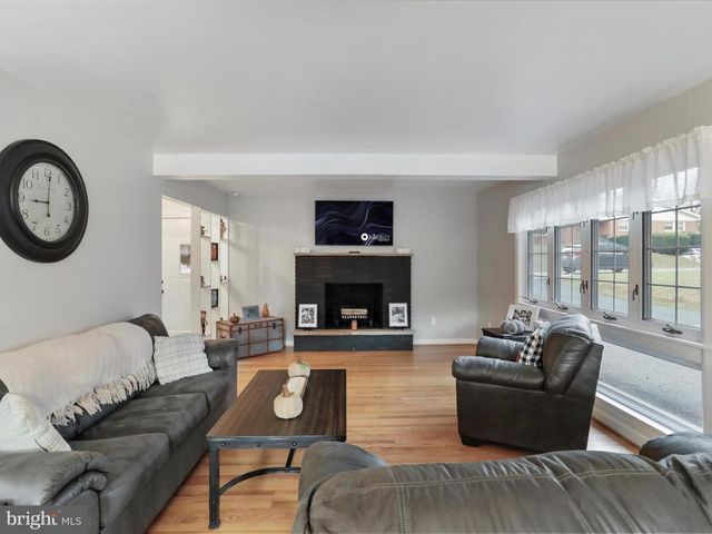 325 VALLEY VIEW AVE, Keyser, WV 26726