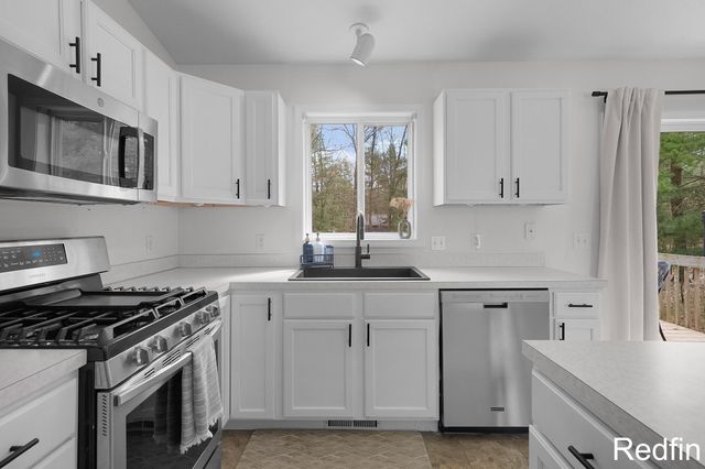 1204 Abby Court, Muskegon, MI 49442