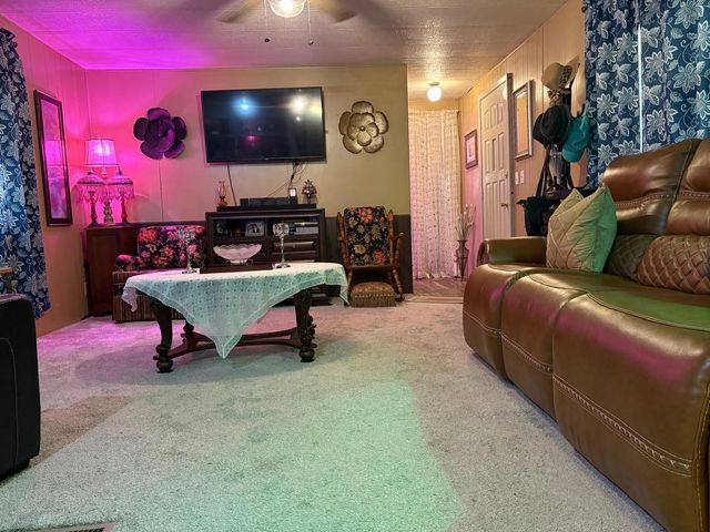 935 S Cardinal Road, Reno, TX 76020