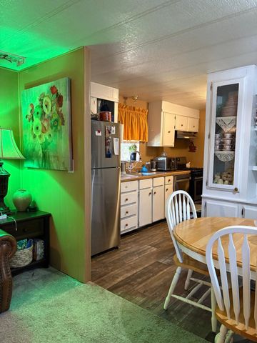 935 S Cardinal Road, Reno, TX 76020