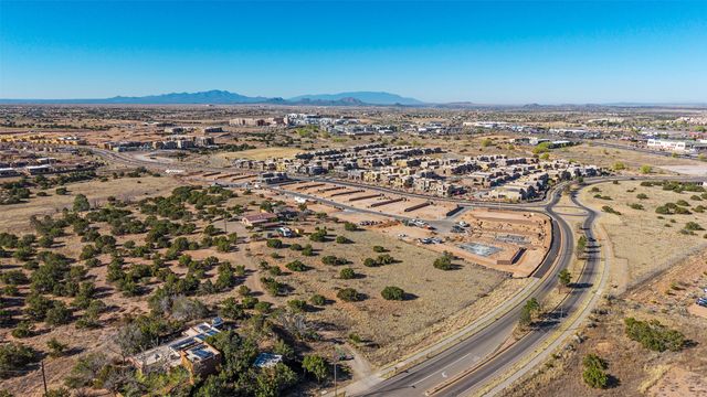 4578 Governor Miles, Santa Fe, NM 87507