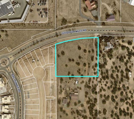 4578 Governor Miles, Santa Fe, NM 87507