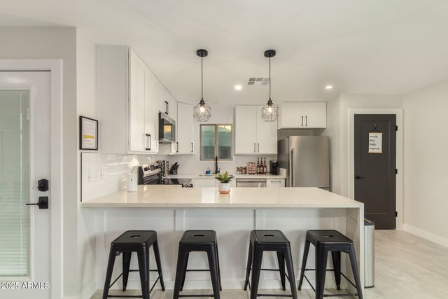 8225 E Crestwood Way, Scottsdale, AZ 85250