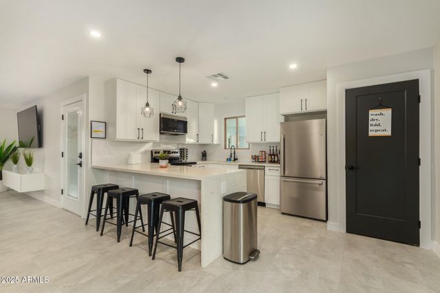 8225 E Crestwood Way, Scottsdale, AZ 85250