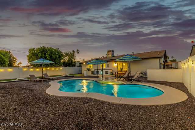 8225 E Crestwood Way, Scottsdale, AZ 85250