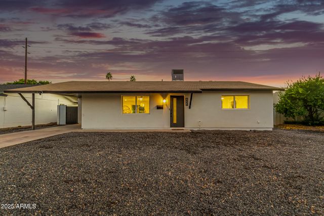 8225 E Crestwood Way, Scottsdale, AZ 85250