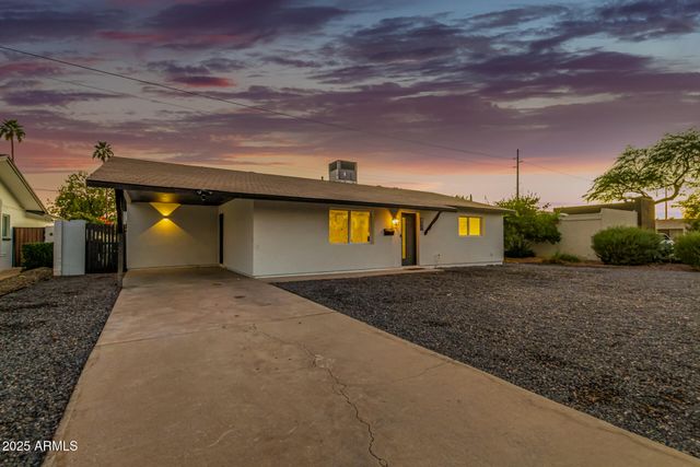 8225 E Crestwood Way, Scottsdale, AZ 85250