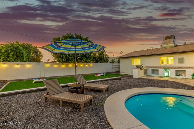 8225 E Crestwood Way, Scottsdale, AZ 85250