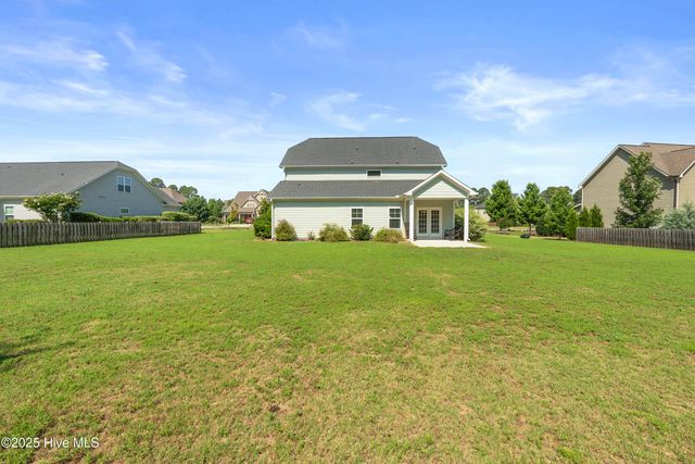 418 Goldenleaf Circle, Whispering Pines, NC 28327