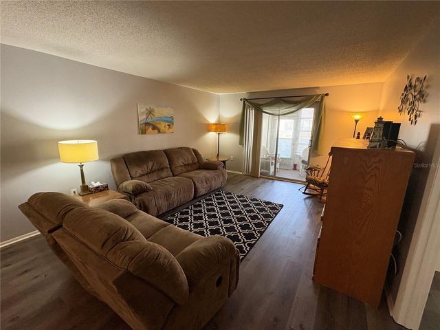 3064 LAKE BAYSHORE DRIVE 115, Bradenton, FL 34205