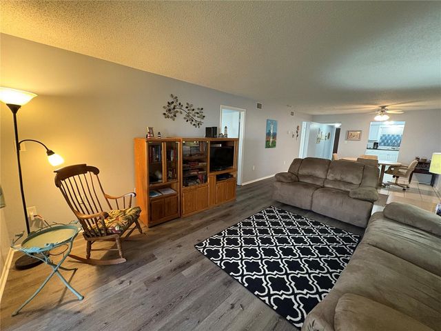 3064 LAKE BAYSHORE DRIVE 115, Bradenton, FL 34205