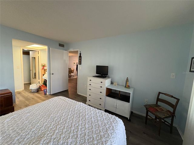 3064 LAKE BAYSHORE DRIVE 115, Bradenton, FL 34205
