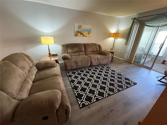 3064 LAKE BAYSHORE DRIVE 115, Bradenton, FL 34205