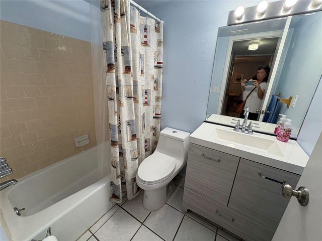 3064 LAKE BAYSHORE DRIVE 115, Bradenton, FL 34205