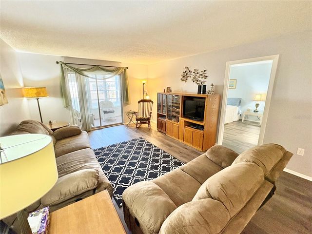 3064 LAKE BAYSHORE DRIVE 115, Bradenton, FL 34205