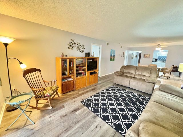 3064 LAKE BAYSHORE DRIVE 115, Bradenton, FL 34205