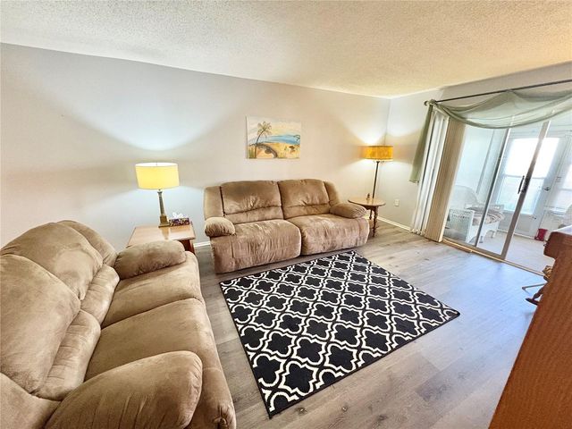 3064 LAKE BAYSHORE DRIVE 115, Bradenton, FL 34205