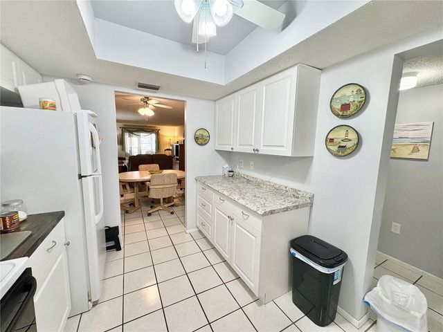 3064 LAKE BAYSHORE DRIVE 115, Bradenton, FL 34205