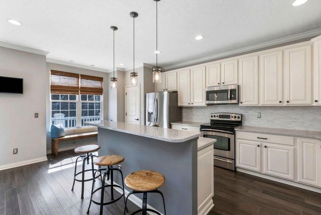 1041 Bluffway Drive, Columbus, OH 43235