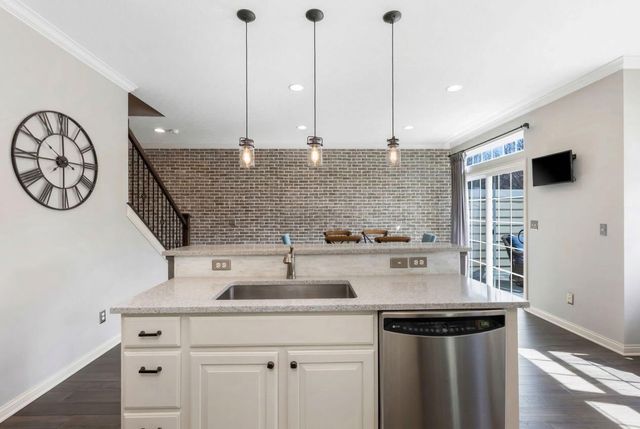 1041 Bluffway Drive, Columbus, OH 43235