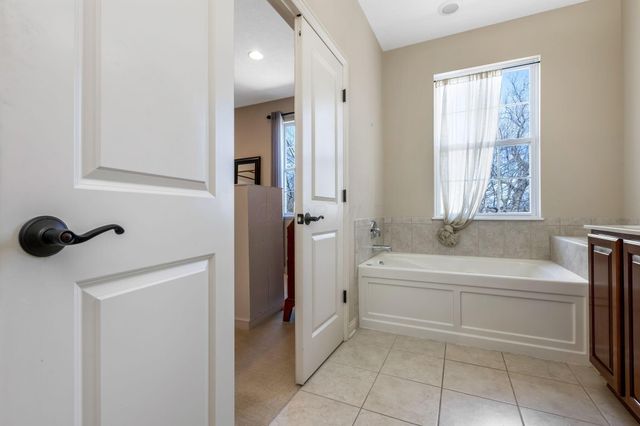 1041 Bluffway Drive, Columbus, OH 43235