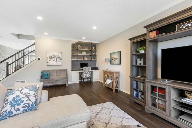 1041 Bluffway Drive, Columbus, OH 43235