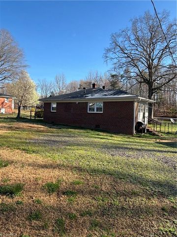 1154 US Highway 29 Bus, Reidsville, NC 27320