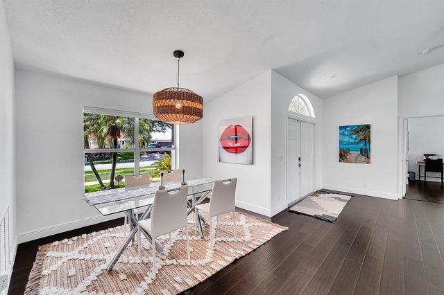 945 Sunflower Avenue, Delray Beach, FL 33445