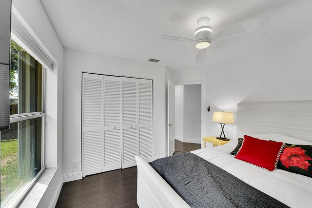 945 Sunflower Avenue, Delray Beach, FL 33445