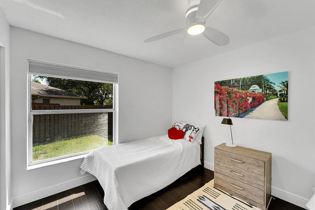 945 Sunflower Avenue, Delray Beach, FL 33445