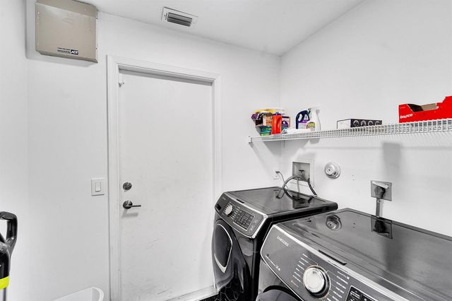 945 Sunflower Avenue, Delray Beach, FL 33445