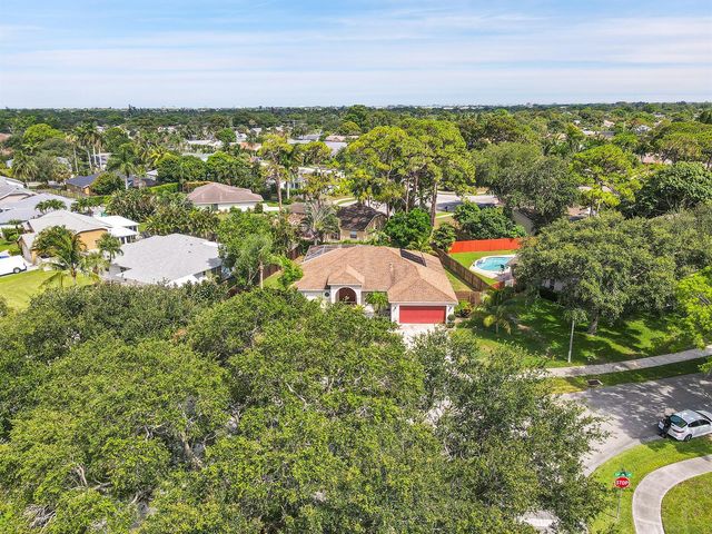 945 Sunflower Avenue, Delray Beach, FL 33445