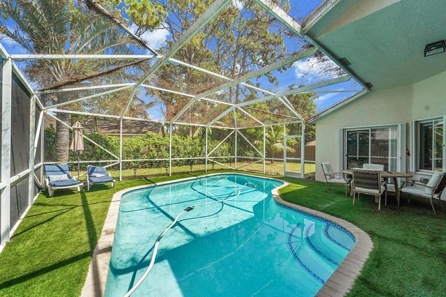 945 Sunflower Avenue, Delray Beach, FL 33445