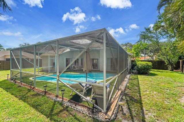 945 Sunflower Avenue, Delray Beach, FL 33445
