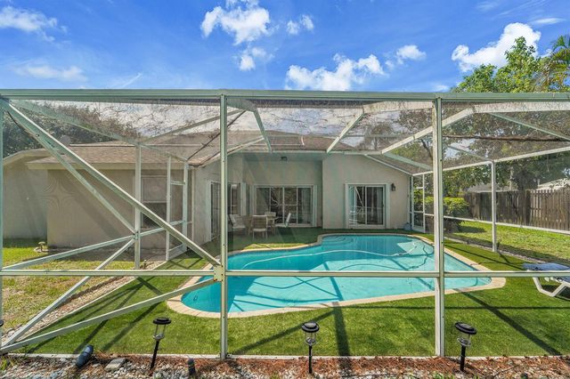 945 Sunflower Avenue, Delray Beach, FL 33445
