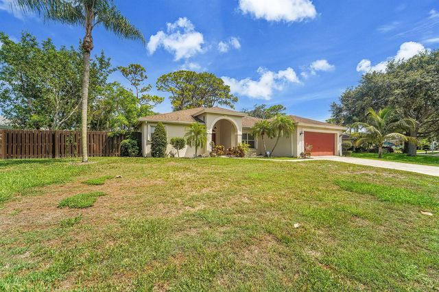 945 Sunflower Avenue, Delray Beach, FL 33445