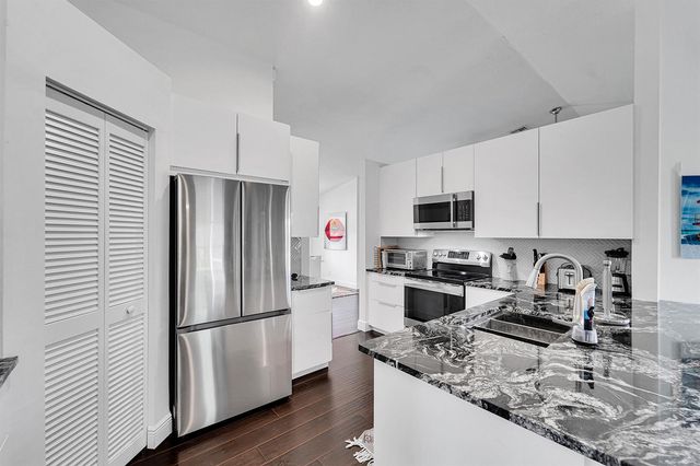 945 Sunflower Avenue, Delray Beach, FL 33445