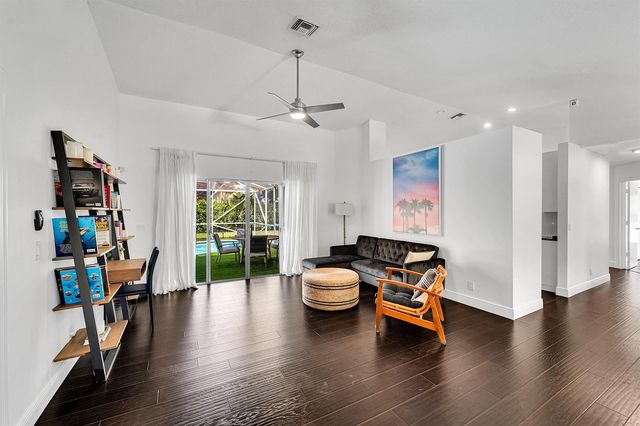 945 Sunflower Avenue, Delray Beach, FL 33445