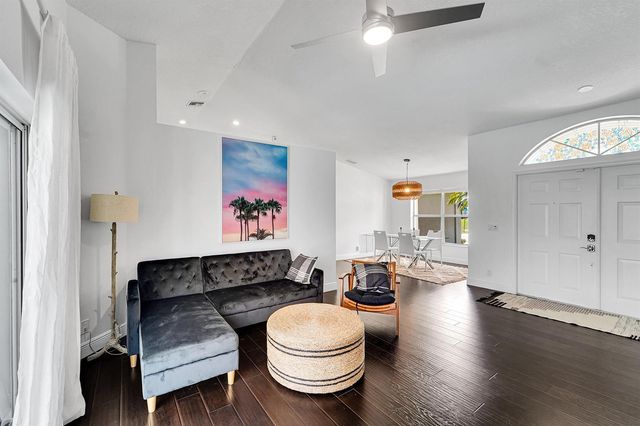945 Sunflower Avenue, Delray Beach, FL 33445