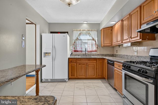 305 NATURE DR, Cherry Hill, NJ 08003
