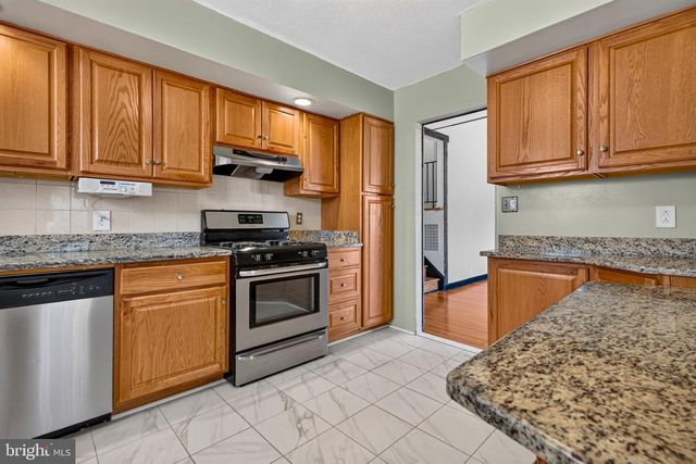 305 NATURE DR, Cherry Hill, NJ 08003