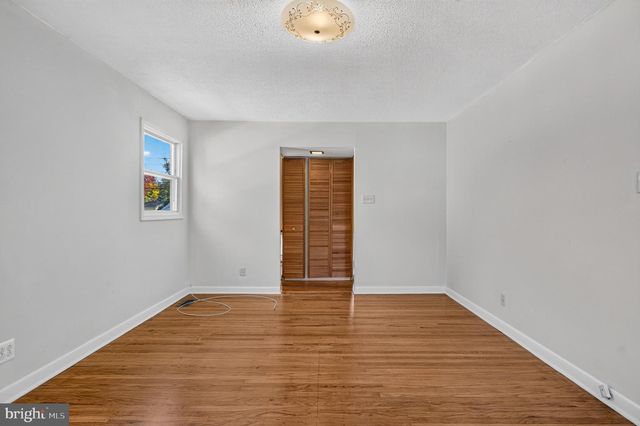 305 NATURE DR, Cherry Hill, NJ 08003