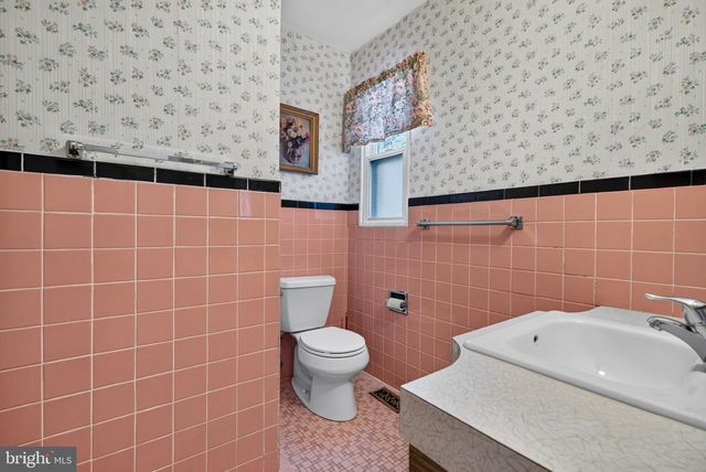 305 NATURE DR, Cherry Hill, NJ 08003