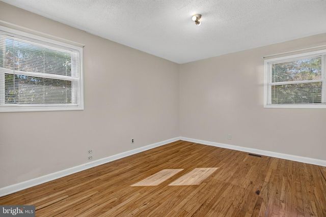 305 NATURE DR, Cherry Hill, NJ 08003