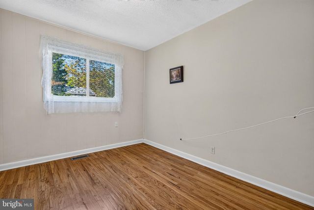 305 NATURE DR, Cherry Hill, NJ 08003