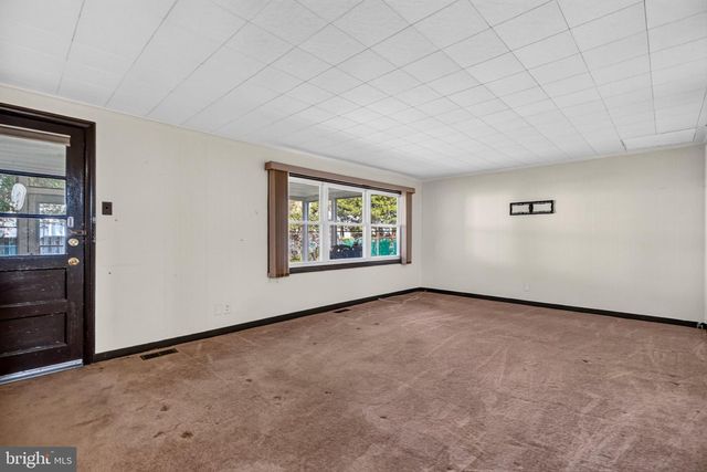 305 NATURE DR, Cherry Hill, NJ 08003