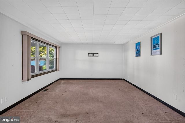 305 NATURE DR, Cherry Hill, NJ 08003