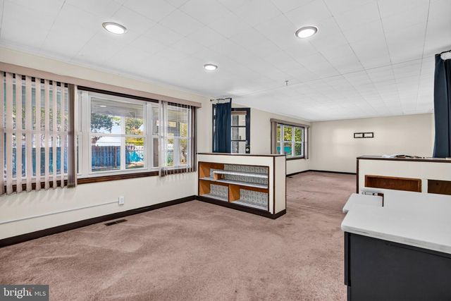 305 NATURE DR, Cherry Hill, NJ 08003