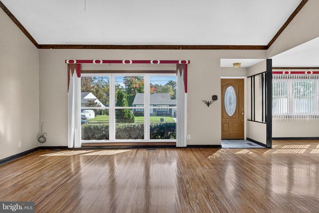 305 NATURE DR, Cherry Hill, NJ 08003